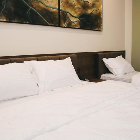 Hotel Rozafa Suhareke 외부 사진