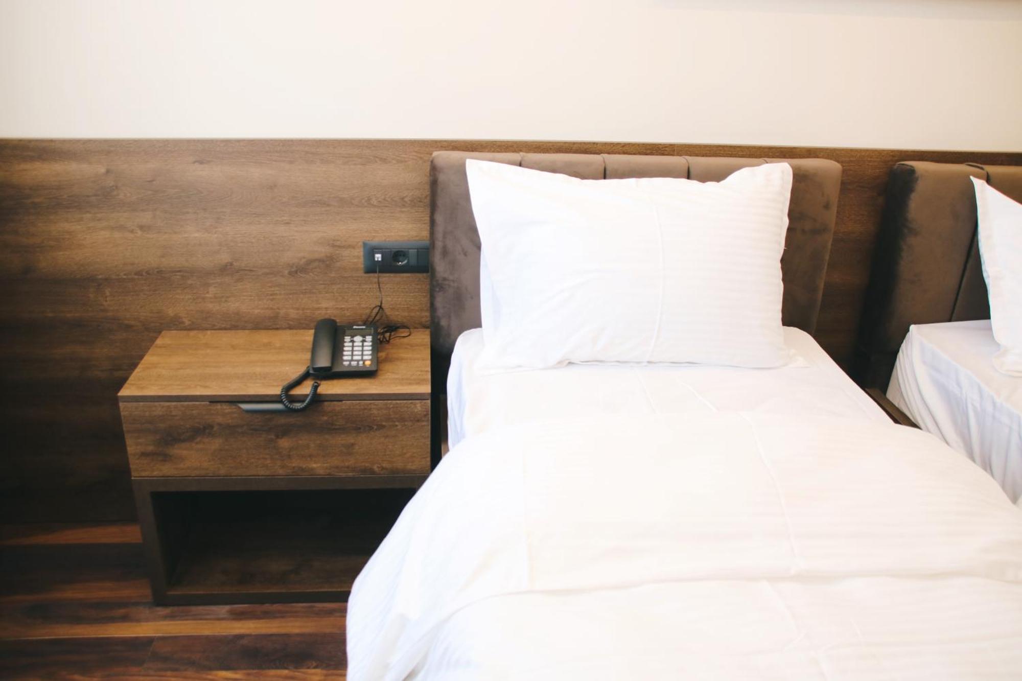 Hotel Rozafa Suhareke 외부 사진