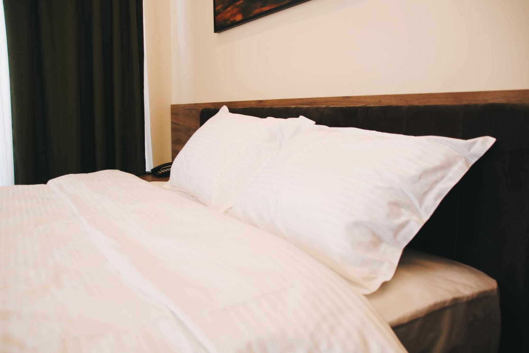 Hotel Rozafa Suhareke 외부 사진